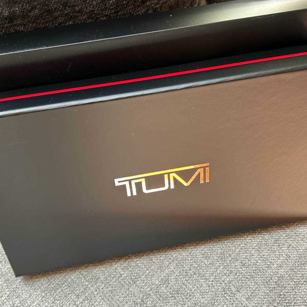 TUMI Voyageur Travel Wallet (black)